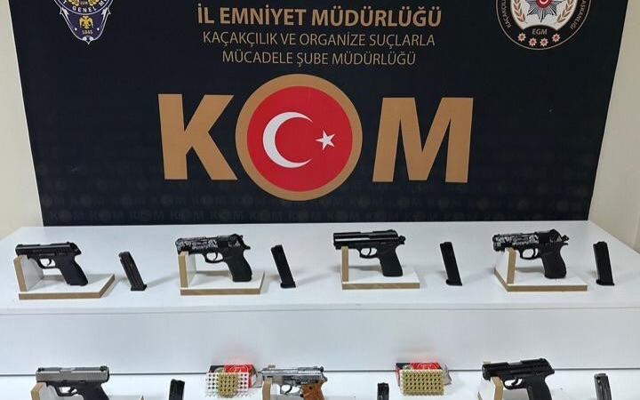 elazigda-7-adet-ruhsatsiz-silah-ele-gecirildi-bFtjftVW.jpg