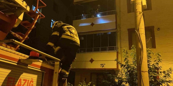 Elazığ’da Alkollü Şahıs Evi Yaktı, Yangın Söndürüldü