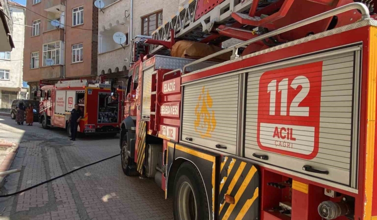 elazigda-bir-evde-cikan-yangin-sonduruldu-yGcaGe8I.jpg