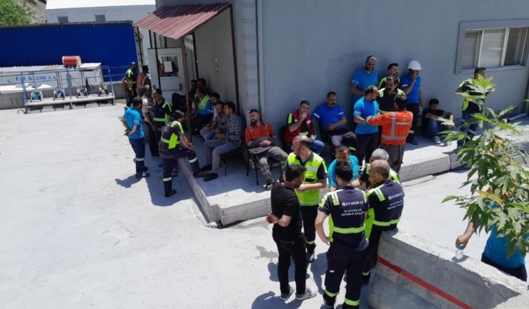 elazigda-eti-krom-iscilerinin-talepleri-karsilandi-calisanlar-is-basi-yapti-j8tYP5nV.jpg