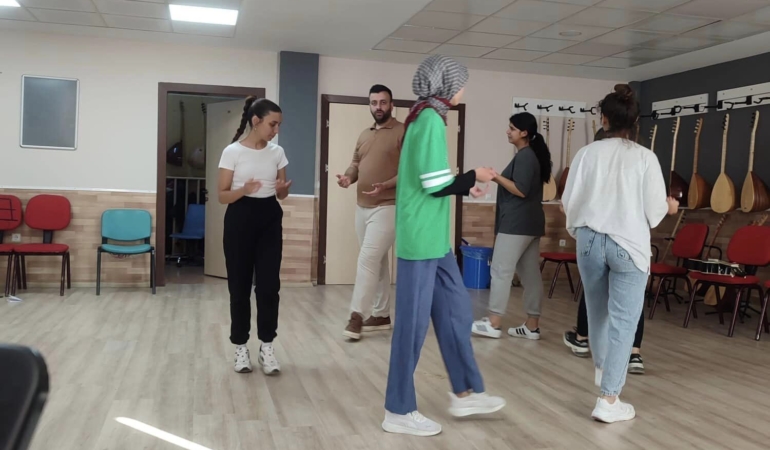elazigda-genclerden-yaz-okullarina-yogun-ilgi-OlfxvAsz.jpg