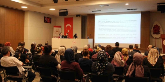 Elazığ Fethi Sekin Şehir Hastanesi'nde Sağlıkta Kalite Standartları Eğitimi Elazığ Fethi Sekin Şehir Hastanesi’nde Sağlıkta Kalite Standartları Eğitimi