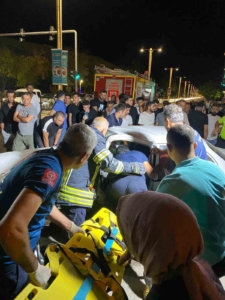 elazigda-iki-otomobilin-carpismasi-sonucu-2-kisi-yaralandi-rJXktL8V.jpg