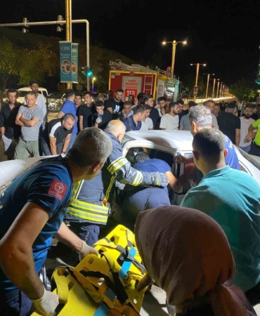 elazigda-iki-otomobilin-carpismasi-sonucu-2-kisi-yaralandi-rJXktL8V.jpg
