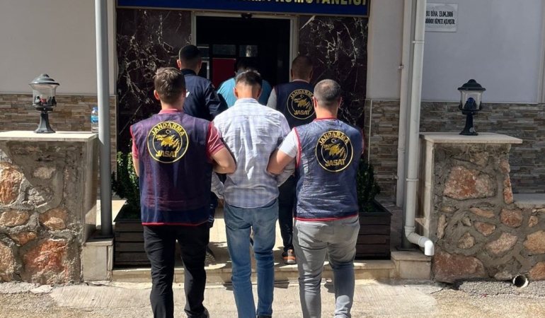 elazigda-kesinlesmis-hapis-cezasi-bulunan-33-zanli-tutuklandi-jze81bp9.jpg