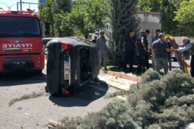 elazigda-kontrolden-cikan-otomobil-refuje-cikarak-agaclari-devirdi-1i-cocuk-3-yarali-Fm8IK6Ed.jpg