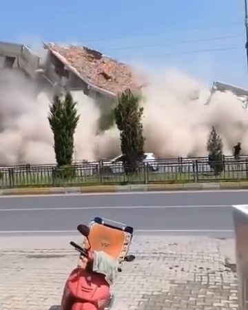 elazigda-kontrolsuz-yikim-tehlikeye-davetiye-cikardi-lsVaLDUf.jpg