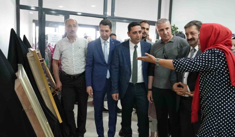 elazigda-kursiyerlerin-urunleri-gorucuye-cikti-HpeJ3j7v.jpg