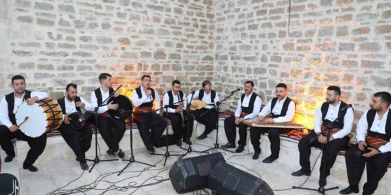 Elazığ’ın Tarihi Harput Mahallesi’nde Kürsübaşı Programı Düzenlendi Elazığ’ın Tarihi Harput Mahallesi’nde Kürsübaşı Programı Düzenlendi