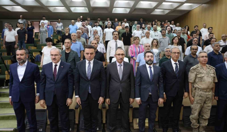 elazigda-turk-tarihinde-darbeler-ve-15-temmuz-konferansi-duzenlendi-j7HiRaLN.jpg
