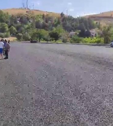 elazigda-yola-dokulen-micir-kazaya-neden-oldu-arac-yoldan-cikti-aTkIl7t4.jpg