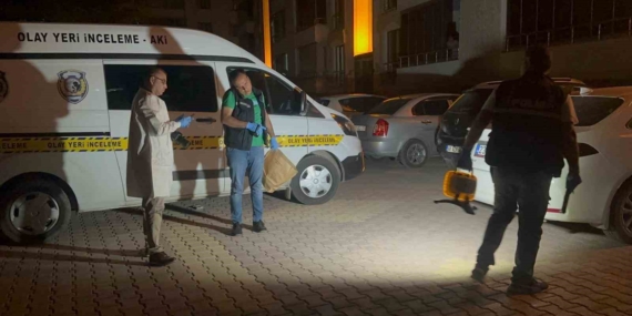 Elazığ'da Silahlı Kavga: Bir Kişi Hayatını Kaybetti, Şüpheli Tutuklandı Elazığ’da Silahlı Kavga: Bir Kişi Hayatını Kaybetti, Şüpheli Tutuklandı