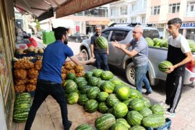 Elazığlıların doğal yöntemlerle yetiştirilen Hıdıroz karpuzuna ilgisi artıyor elaziglilarin-dogal-yontemlerle-yetistirilen-hidiroz-karpuzuna-ilgisi-artiyor-UEgM1XrH.jpg