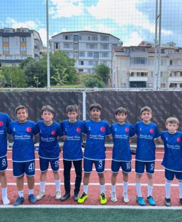 elazigsporlu-futbolcular-yurekleri-isitti-hgHgNGM7.jpg