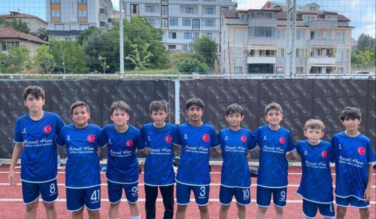 elazigsporlu-futbolcular-yurekleri-isitti-hgHgNGM7.jpg
