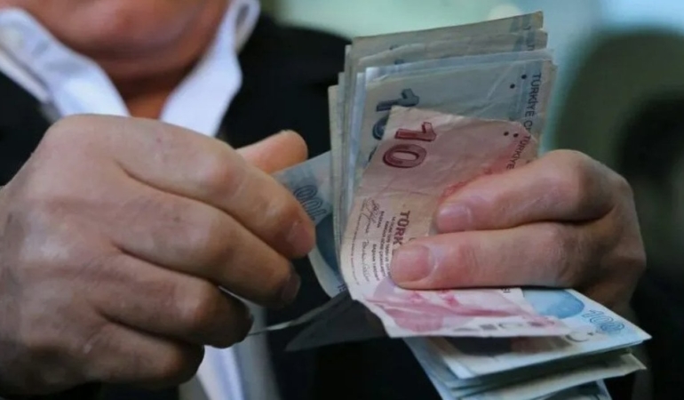 emeklilere-mujde-arac-alimlarinda-otv-muafiyeti-geliyor-LAGHbrTH.jpg