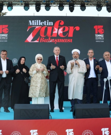 erdogan-15-temmuza-tiyatro-diyenleri-kiyamete-kadar-affetmeyecegiz-Ul7uhpbz.jpg