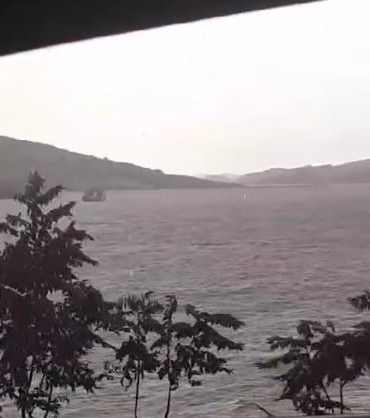 feribot-siddetli-firtinadan-dolayi-iskeleye-yanasamadi-d7rJTY9S.jpg
