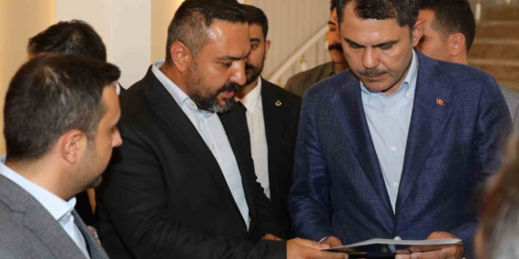 Elazığ’da Basın Mensuplarının Konut Talebi Bakan Kurum’a Sunuldu Elazığ’da Basın Mensuplarının Konut Talebi Bakan Kurum’a Sunuldu