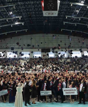 firat-universitesinde-binlerce-ogrenci-mezun-oldu-fGlIS1YZ.jpg