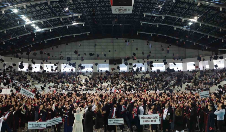 firat-universitesinde-binlerce-ogrenci-mezun-oldu-fGlIS1YZ.jpg