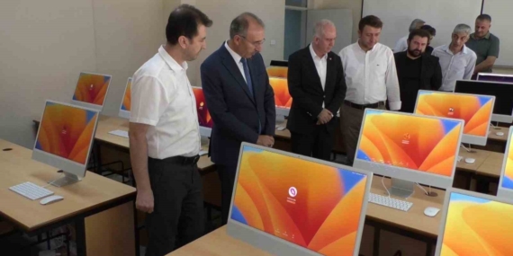Fırat Üniversitesi'ne Yeni Bilgisayar Laboratuvarı Kazandırıldı Fırat Üniversitesi’ne Yeni Bilgisayar Laboratuvarı Kazandırıldı