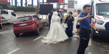 gelin-ve-damat-fotograf-cekimine-giderken-kaza-gecirdi-RwvKdQO4.jpg
