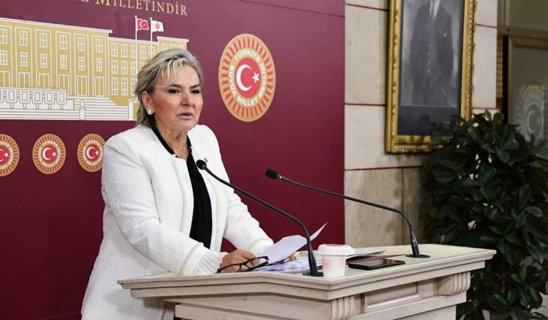 iyi-parti-istanbul-milletvekili-nimet-ozdemir-istifa-etti-bJt2LgTq.jpg