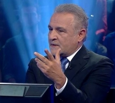 kenan-isik-kimdir-unlu-sunucu-kenan-isik-ne-zaman-hastalandi-kac-yasinda-ve-neden-37Fxnxtq.jpg