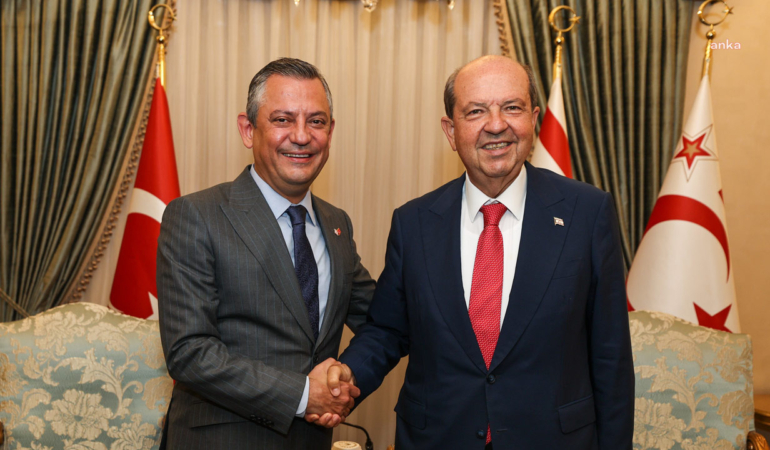 kktc-cumhurbaskani-ersin-tatar-chp-genel-baskani-ozgur-ozeli-kabul-etti-NO8uz4KH.jpg