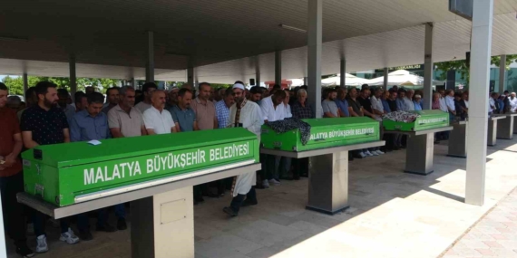 Malatya’da uykularında silahla vurularak katledilen aile defin edildi