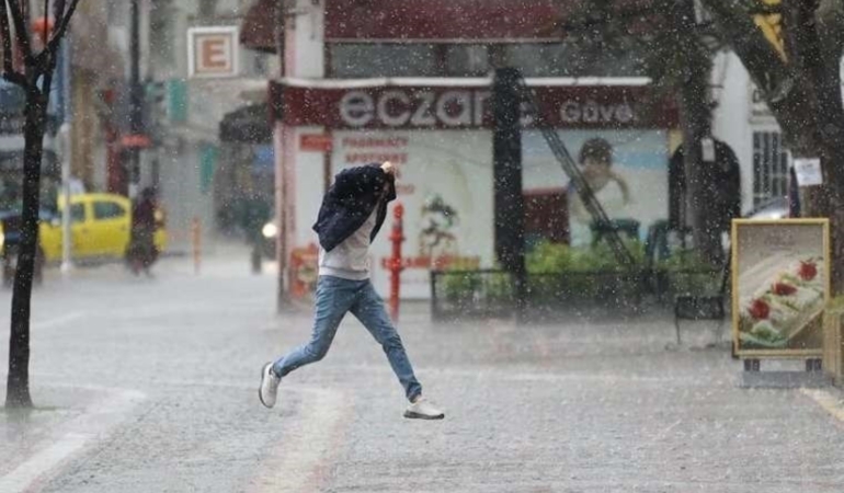 meteorolojiden-bazi-iller-icin-gok-gurultulu-saganak-uyarisi-GxQHVDia.jpg