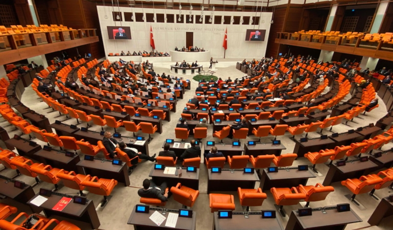 milletvekillerine-ait-10-dokunulmazlik-dosyasi-tbmm-baskanligina-sunuldu-Kq8hPaIw.jpg