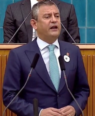 ozgur-ozel-cagri-yapti-bu-aksam-2100da-basliyoruz-ya-zam-olacak-gecim-olacak-ya-ABQWiUJl.jpg