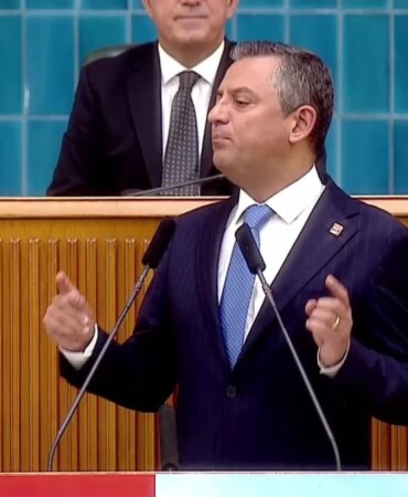ozgur-ozelden-eti-krom-as-baskanina-ya-iscilerin-haklarini-verirsin-ya-da-alnini-karislariz-ERuFaHWD.jpg