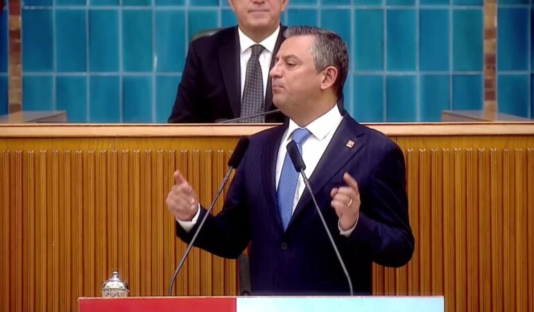 ozgur-ozelden-eti-krom-as-baskanina-ya-iscilerin-haklarini-verirsin-ya-da-alnini-karislariz-ERuFaHWD.jpg