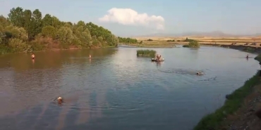 serinlemek-icin-suya-giren-3-cocuktan-biri-kurtarildi-biri-oldu-77GeVZf2.jpg