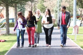 Üniversiteye Yeni Başlayacak Öğrencilere Rehber: Kampüs Hayatı ve Hazırlık İpuçları