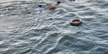 FERİBOTTAN SUYA DÜŞEN KADIN KURTARILDI
