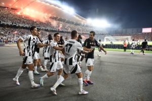 Beşiktaş, Galatasaray'ı 3-0 Mağlup Ederek Süper Kupa'yı Kazandı