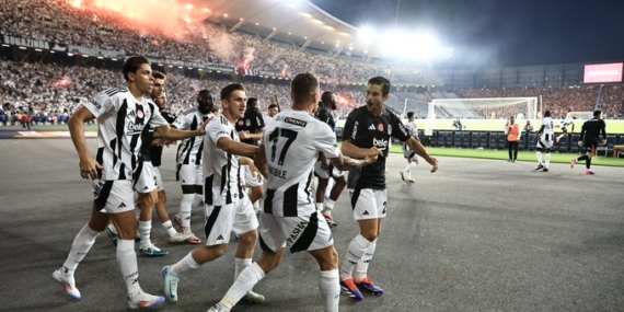 Süper Kupa Beşiktaş'ın Oldu: Galatasaray 0-5 Beşiktaş (VİDEO) Süper Kupa Beşiktaş’ın Oldu: Galatasaray 0-5 Beşiktaş (VİDEO)