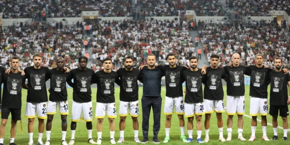 İstanbulspor, Amedspor Maçına Gaffar Okkan Tişörtleriyle Çıktı İstanbulspor, Amedspor Maçına Gaffar Okkan Tişörtleriyle Çıktı