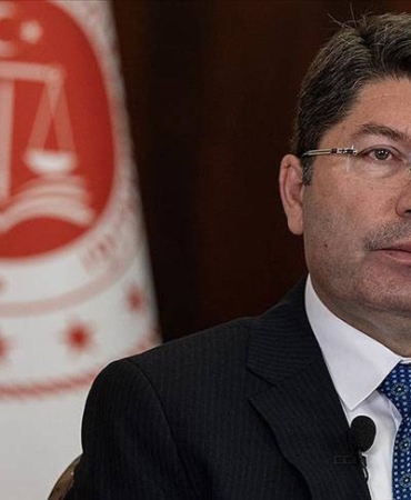 adalet-bakani-tunc-2-suriyelinin-adalet-bakanliginda-ise-alindigi-iddiasini-yalanladi-O5JRzYlt.jpg