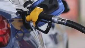 akaryakit-fiyatlarinda-indirim-ve-zam-motorine-indirim-lpgye-zam-geliyor-uAYtcNYc.jpg