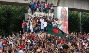 banglades-basbakani-ulkeden-kacti-evi-yagmalandi-VFLAjmUO.jpg