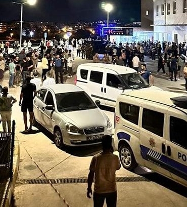 Barış için bir araya geldi husumetlilerine kurşun yağdırıp intihar etti: 3 ölü, 1 yaralı baris-icin-bir-araya-geldi-husumetlilerine-kursun-yagdirip-intihar-etti-3-olu-1-yarali-73SsMP91.jpg