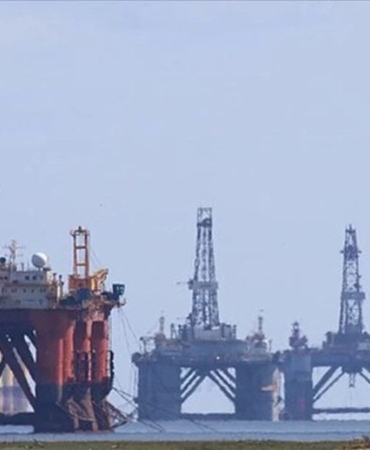 brent-petrol-76-dolara-geriledi-8FFOW4HI.jpg