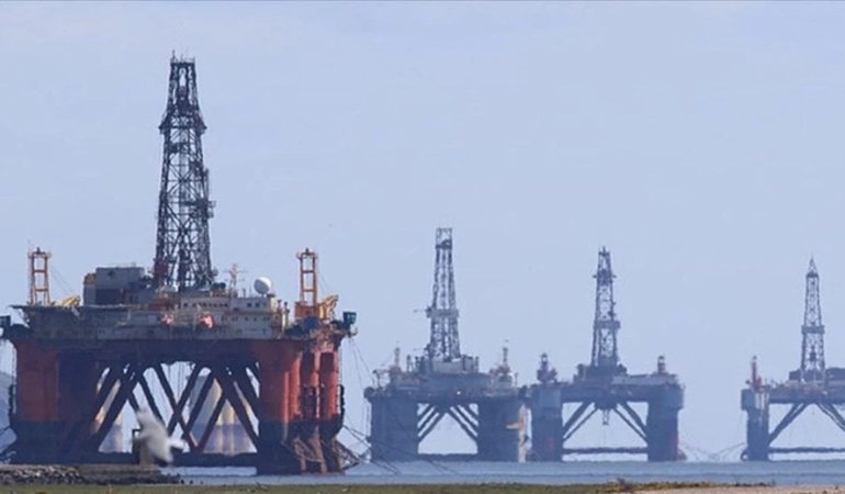 brent-petrol-76-dolara-geriledi-8FFOW4HI.jpg