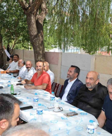 elazig-belediye-baskani-serifogullari-vatandaslarla-bir-araya-geldi-UUX6Cpa7.jpg