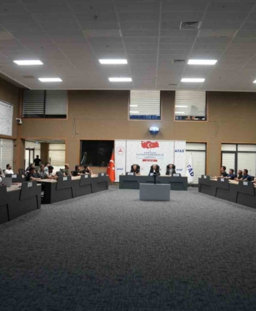 elazig-belediyesi-arama-kurtarma-ekibine-deprem-egitimi-veriliyor-D65u2fRI.jpg